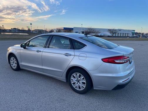 2019 Ford Fusion S