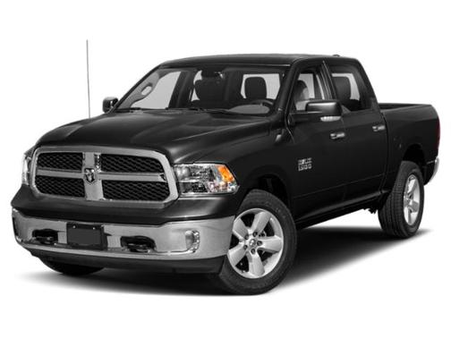 Diamond Black Crystal Pearlcoat 2019 RAM 1500 SLT