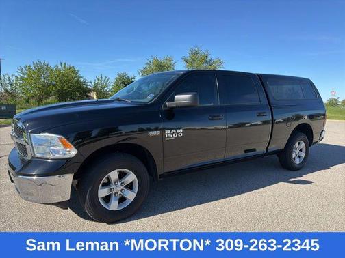 Diamond Black Crystal Pearlcoat 2019 RAM 1500 SLT