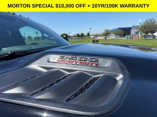 Diamond Black Crystal Pearlcoat 2026 RAM 3500 Laramie