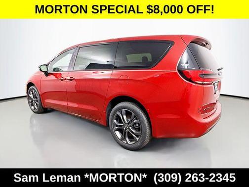 Red Hot Pearlcoat 2026 Chrysler Pacifica L