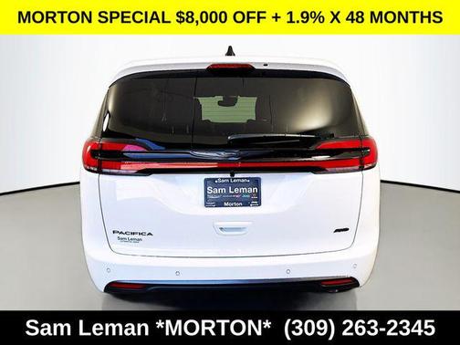 Bright White Clearcoat 2026 Chrysler Pacifica L