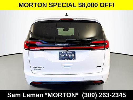 Bright White Clearcoat 2026 Chrysler Pacifica L