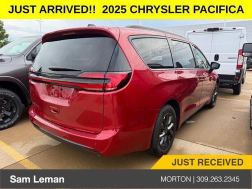 2025 Chrysler Pacifica L