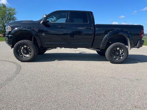 Diamond Black Crystal Pearlcoat 2024 RAM 3500 Laramie