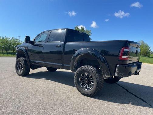 Diamond Black Crystal Pearlcoat 2024 RAM 3500 Laramie