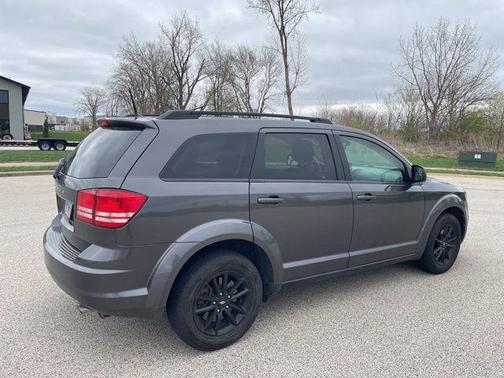 Granite Crystal Metallic Clearcoat 2020 Dodge Journey SE Value