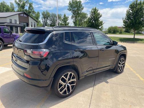 Diamond Black Crystal PC 2025 Jeep Compass Limited