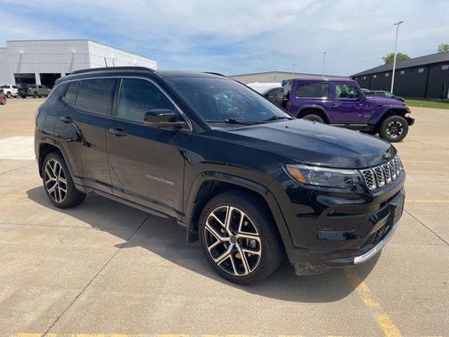 Diamond Black Crystal PC 2025 Jeep Compass Limited