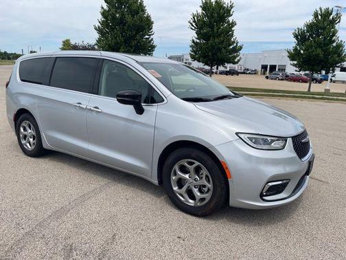 Silver Mist Clearcoat 2024 Chrysler Pacifica Limited