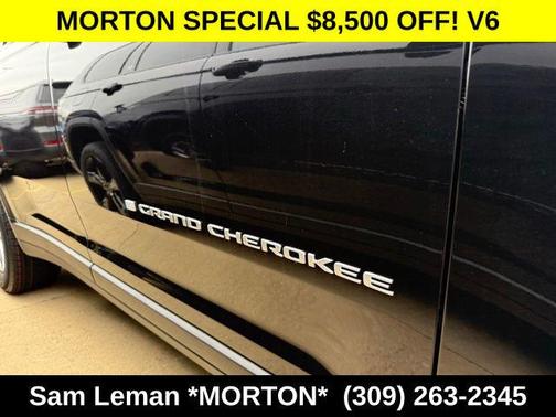 Diamond Black Crystal Pearlcoat 2025 Jeep Grand Cherokee L Laredo