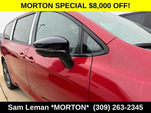 Red Hot Pearlcoat 2026 Chrysler Pacifica L