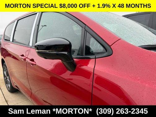 Red Hot Pearlcoat 2026 Chrysler Pacifica L