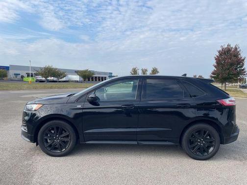 2022 Ford Edge ST Line