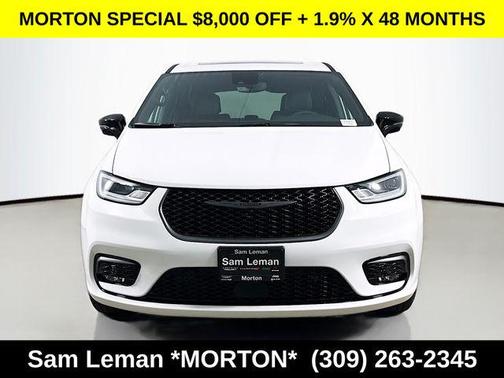 Bright White Clearcoat 2026 Chrysler Pacifica L