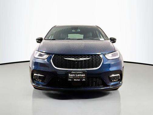 2025 Chrysler Pacifica Hybrid Select
