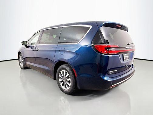 2025 Chrysler Pacifica Hybrid Select