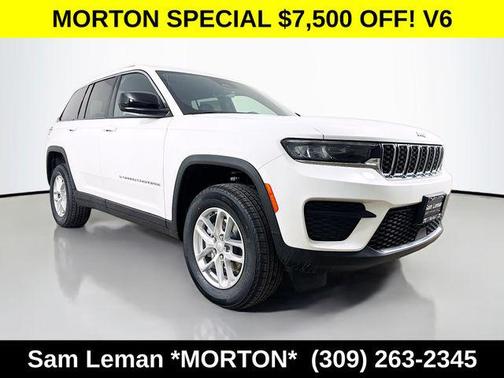 Bright White Clearcoat 2025 Jeep Grand Cherokee Laredo