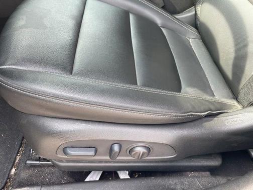 Summit White 2023 Chevrolet Trailblazer ACTIV