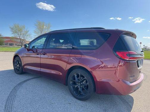 2021 Chrysler Pacifica Touring