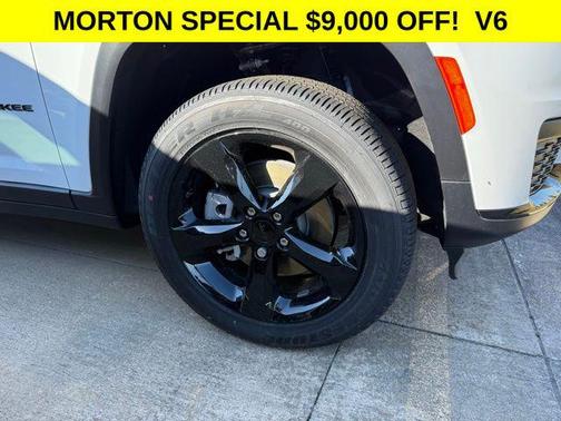 Bright White Clearcoat 2025 Jeep Grand Cherokee L Altitude