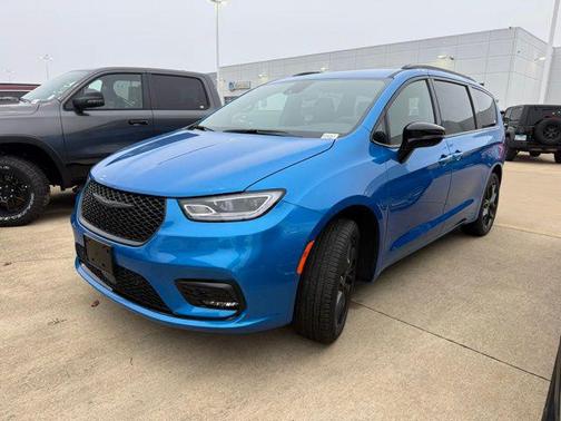 2026 Chrysler Pacifica L