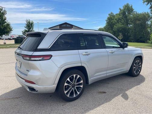 Silver Zynith 2022 Jeep Grand Cherokee Overland