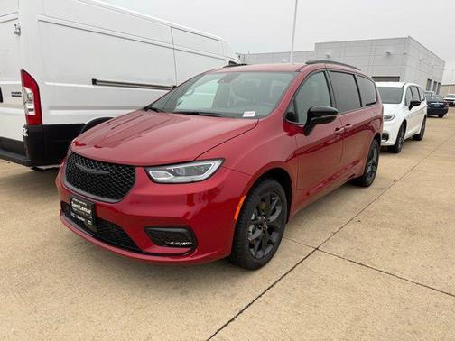 2026 Chrysler Pacifica L