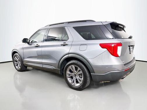 Carbonized Gray Metallic 2022 Ford Explorer XLT