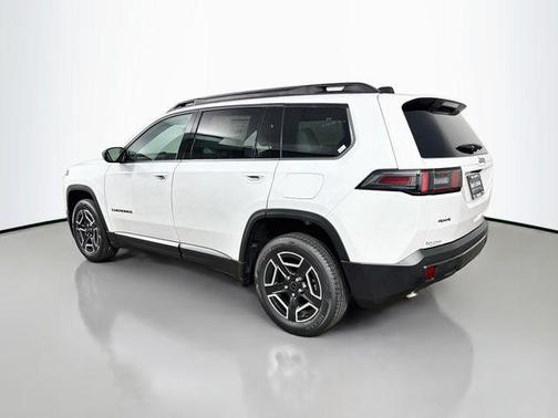 Bright White Clearcoat 2026 Jeep Cherokee Laredo