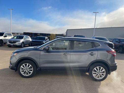 2022 Nissan Rogue Sport SV