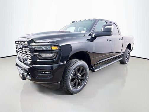 Diamond Black Crystal Pearlcoat 2026 RAM 2500 Tradesman