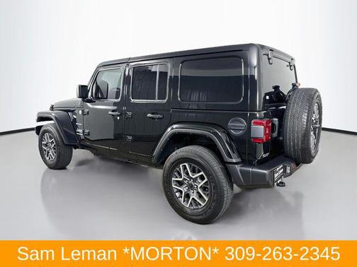 Black Clearcoat 2024 Jeep Wrangler Sahara