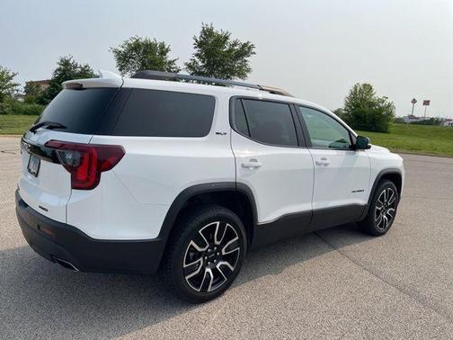 2021 GMC Acadia SLT