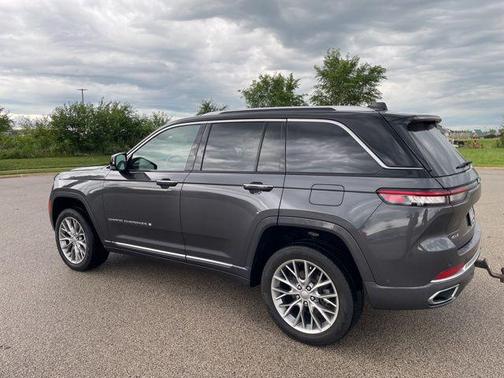 2023 Jeep Grand Cherokee Summit