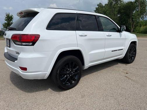 2022 Jeep Grand Cherokee Laredo