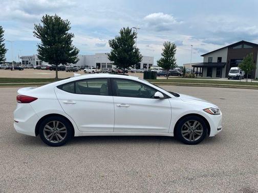 Quartz White Pearl 2018 Hyundai ELANTRA Value Edition