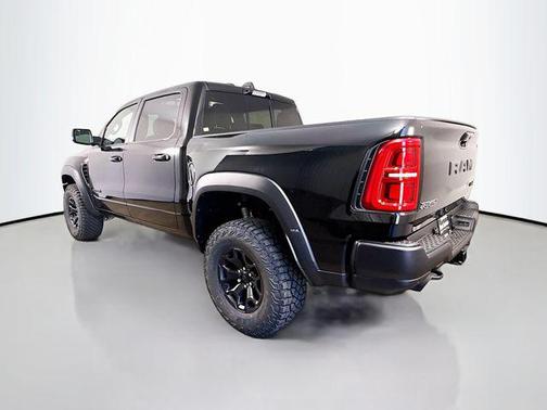 Diamond Black Crystal Pearlcoat 2026 RAM 1500 RHO