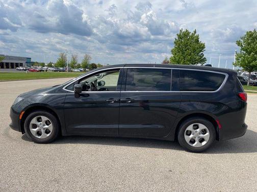 2017 Chrysler Pacifica LX
