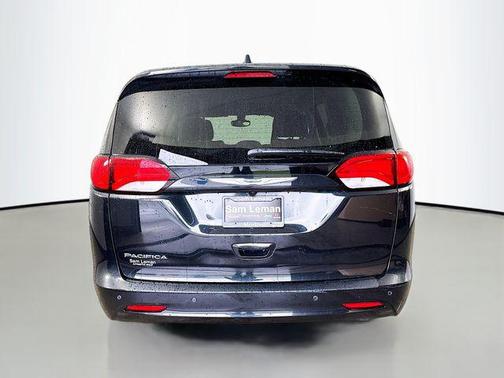 2017 Chrysler Pacifica LX