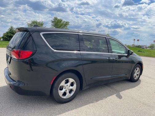 2017 Chrysler Pacifica LX