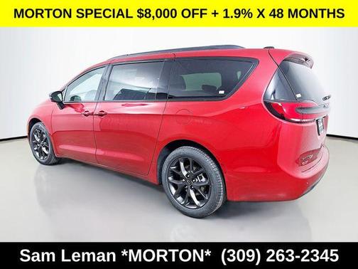 Red Hot Pearlcoat 2026 Chrysler Pacifica L