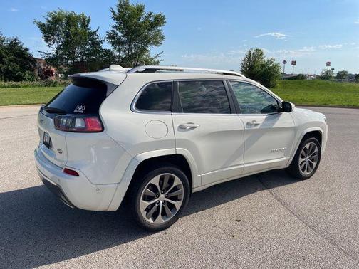2019 Jeep Cherokee Overland