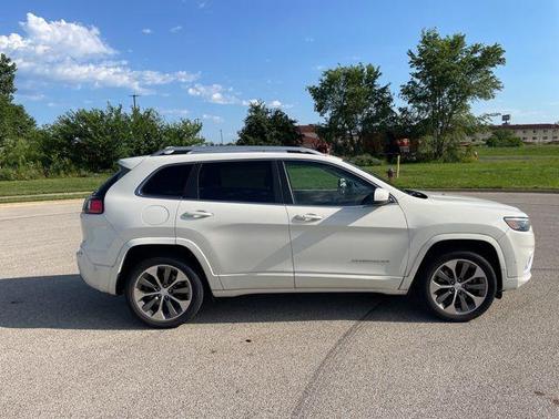 2019 Jeep Cherokee Overland