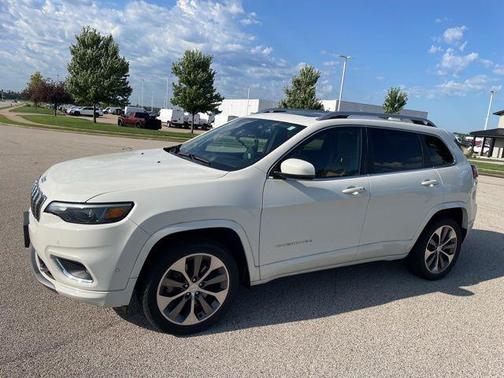 2019 Jeep Cherokee Overland