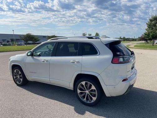 2019 Jeep Cherokee Overland