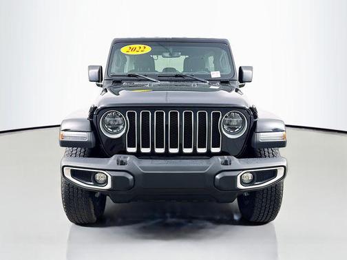 Black Clearcoat 2022 Jeep Wrangler Unlimited Sahara