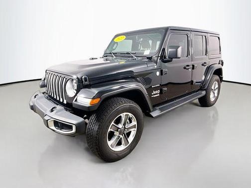 Black Clearcoat 2022 Jeep Wrangler Unlimited Sahara