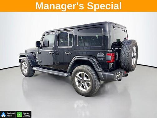 Black Clearcoat 2022 Jeep Wrangler Unlimited Sahara
