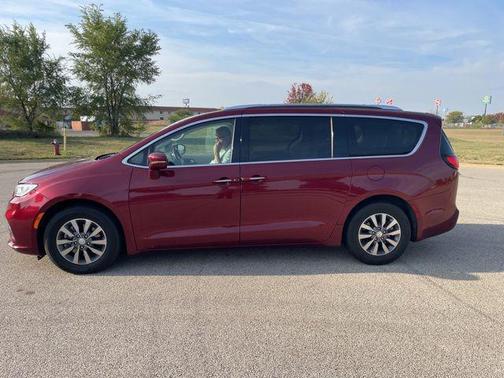 2021 Chrysler Pacifica Touring L